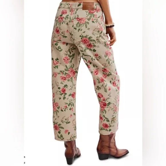 Free People Deep Trance Mid Rise Cropped Jeans in Wallpaper Floral Size 29 - Picture 2 of 8